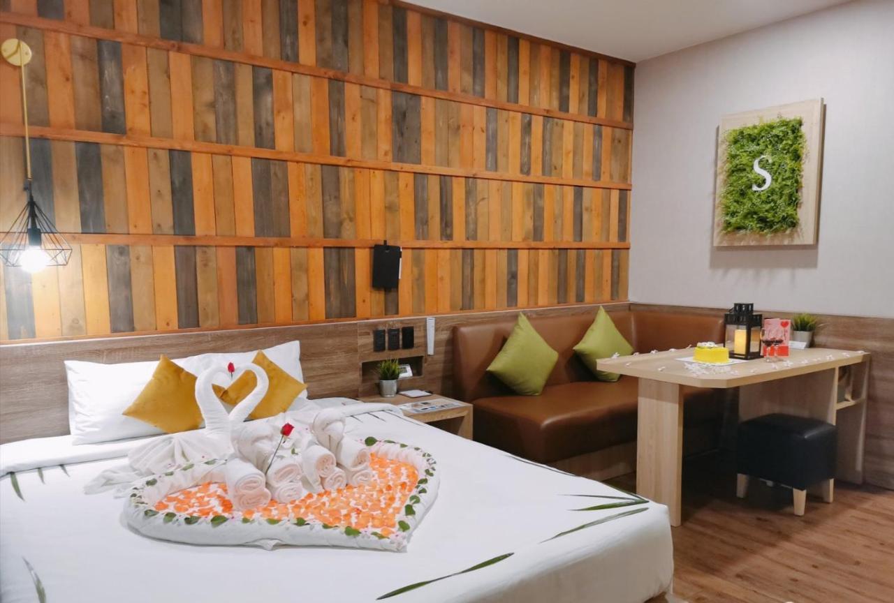 Super Thilawa Hotel