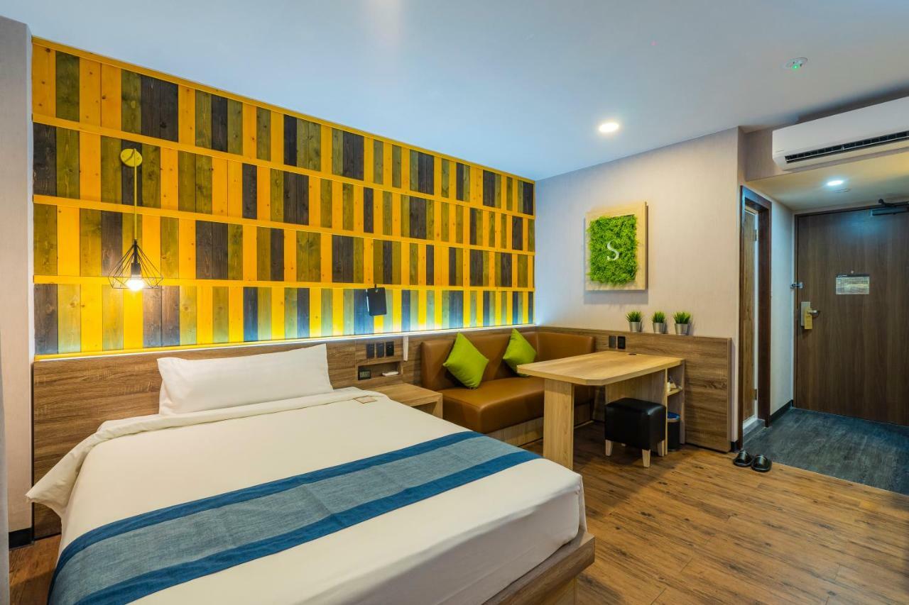 Super Thilawa Hotel