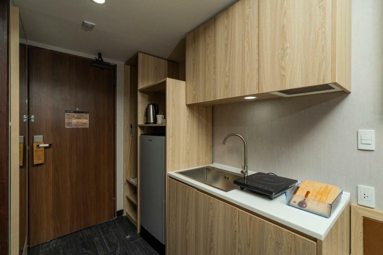 Super Thilawa Hotel
